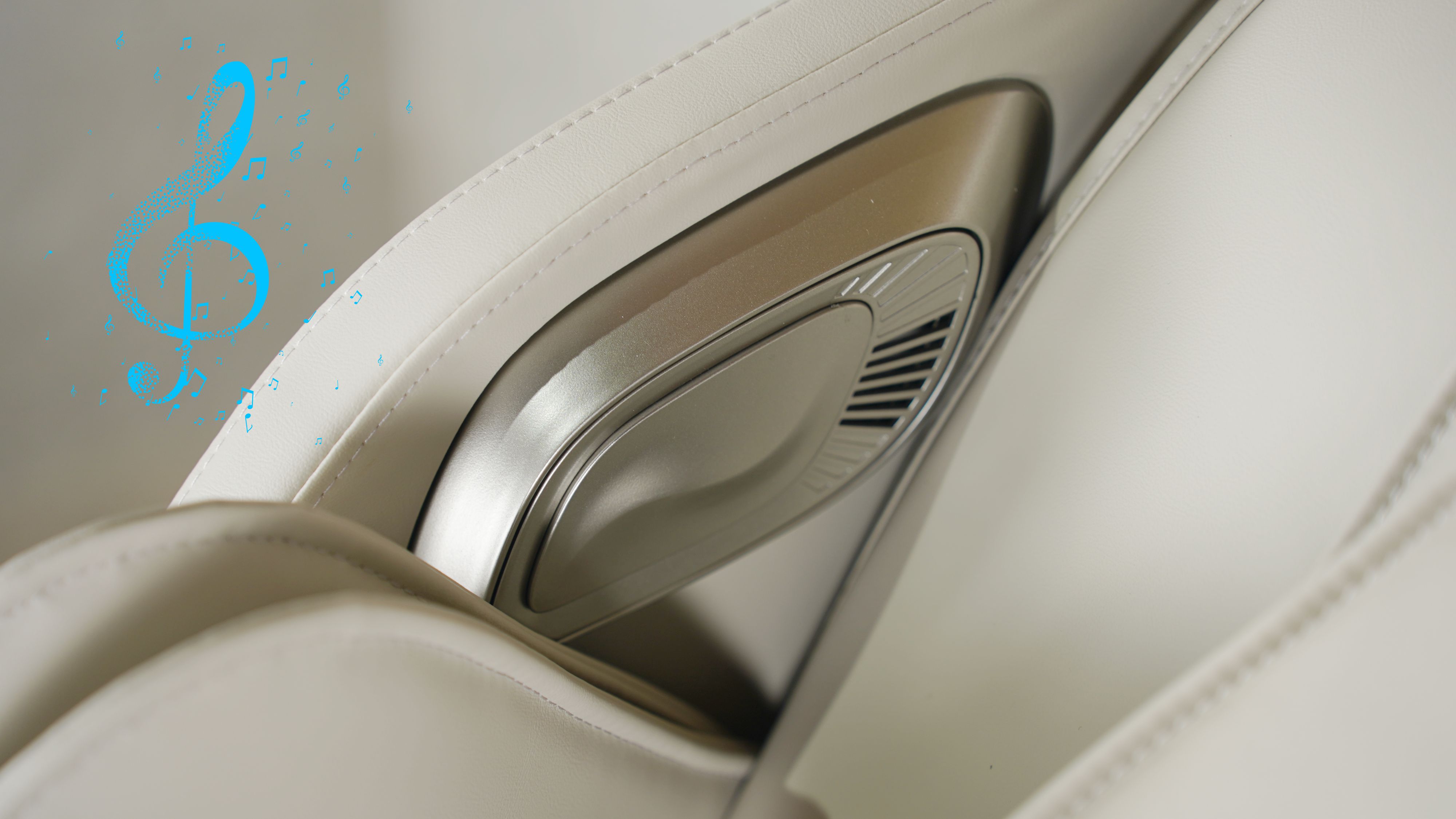 Встроенная аудиосистема и голосовое управление на русском языке  - Массажное кресло Bodo Eva Beige