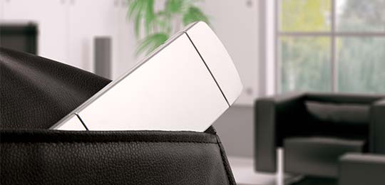 Карман для смартфона/пульта от телевизора - Чёрное массажное кресло Inada Dreamwave